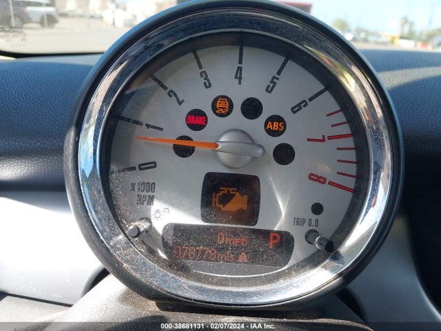 2011 MINI COOPER CLUBMAN WMWZF3C57BTY00677 Photo 6