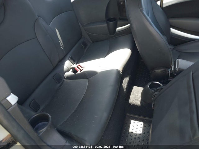 2011 MINI COOPER CLUBMAN WMWZF3C57BTY00677 Photo 7