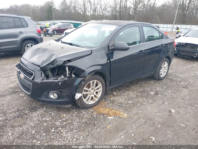 Chevrolet Sonic Lt Auto 2015 1G1JC5SH3F4147810 Image 2