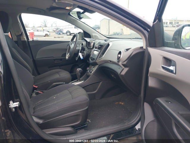 Chevrolet Sonic Lt Auto 2015 1G1JC5SH3F4147810 Image 5