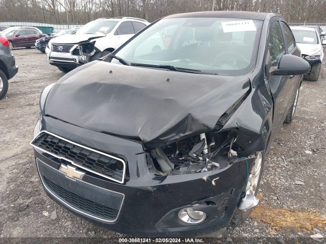 Chevrolet Sonic Lt Auto 2015 1G1JC5SH3F4147810 Image 6