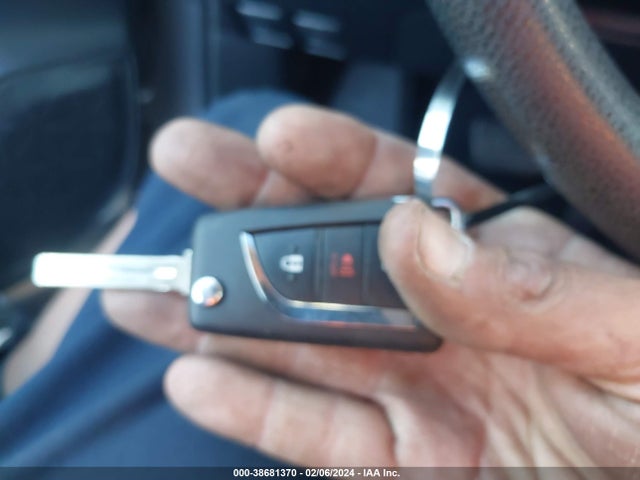 Toyota RAV4 LE 2019 JTMH1RFV0KD039836 Image 11