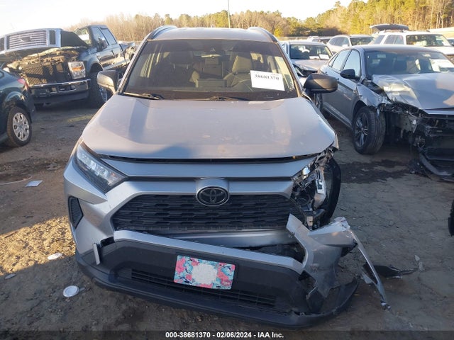 Toyota RAV4 LE 2019 JTMH1RFV0KD039836 Image 12