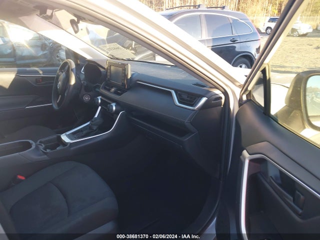 Toyota RAV4 LE 2019 JTMH1RFV0KD039836 Image 5