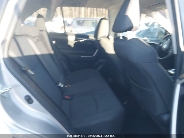 Toyota RAV4 LE 2019 JTMH1RFV0KD039836 Image 8