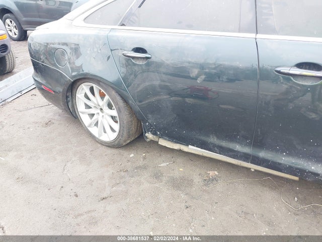 2016 JAGUAR XJ SAJWJ1CD6G8V99723 Photo 5