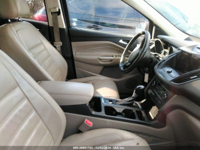 1FMCU9G93HUA25923 Ford ESCAPE SE