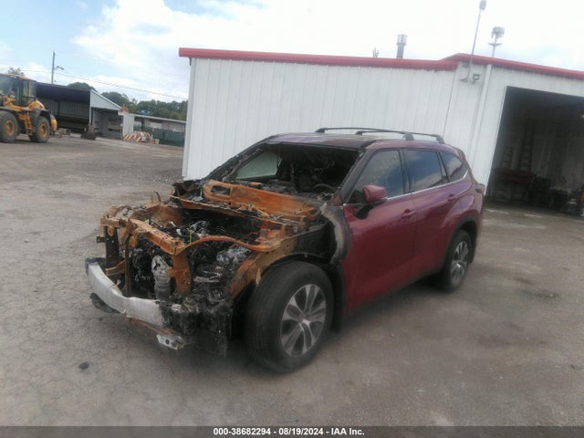 Toyota Highlander Xle 2022 5TDGZRBH3NS593658 Image 2