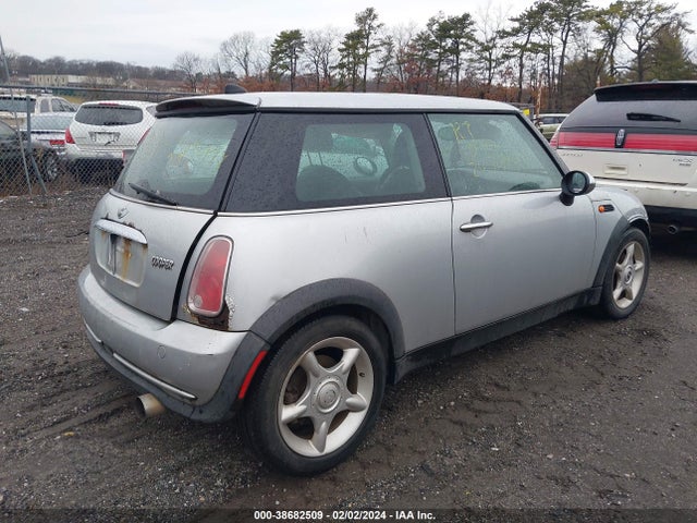 2005 MINI COOPER WMWRC33575TJ72908 Photo 3