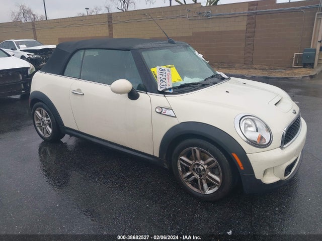 2013 MINI CONVERTIBLE WMWZP3C58DT551127 Photo 0