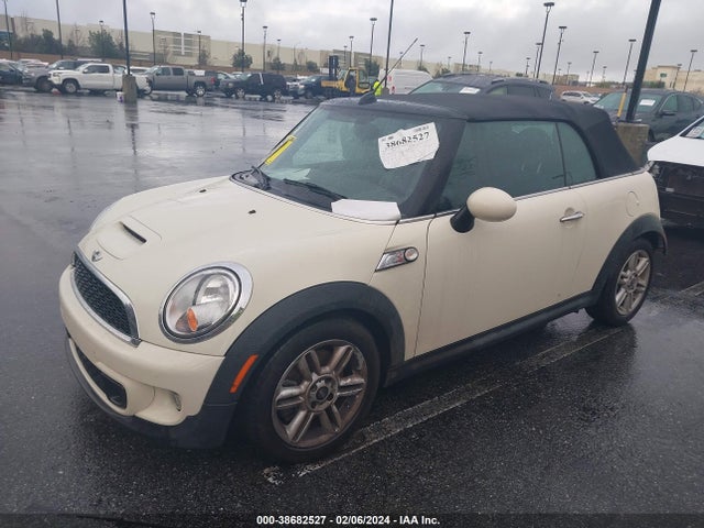 2013 MINI CONVERTIBLE WMWZP3C58DT551127 Photo 1