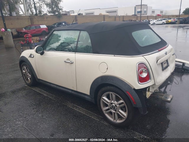 2013 MINI CONVERTIBLE WMWZP3C58DT551127 Photo 2