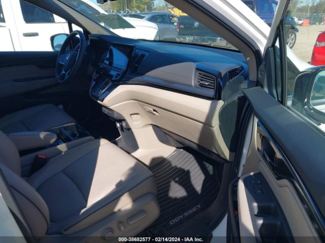 5FNRL6H98RB015025 Honda Odyssey Elite