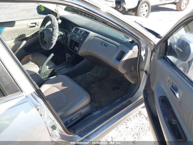 2002 HONDA ACCORD 3.0 EX VIN: 1HGCG16522A047837
