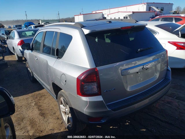 Jeep Compass Latitude 2016 1C4NJDEB7GD614082 Image 3