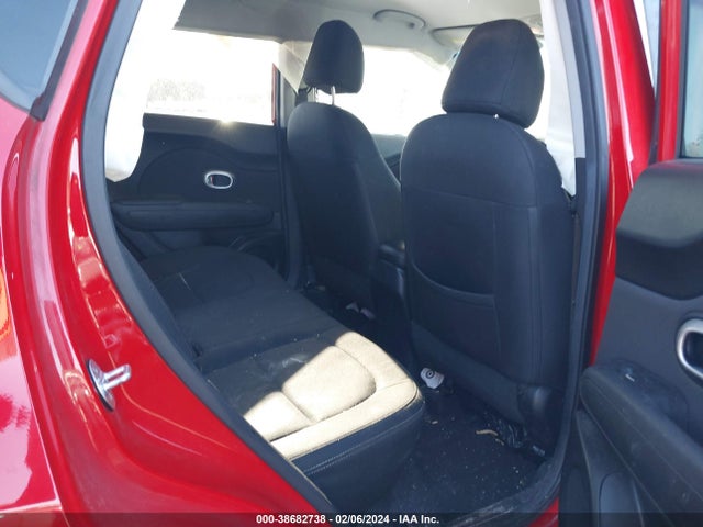 KIA SOUL + 2018 KNDJP3A59J7610693 Image 8