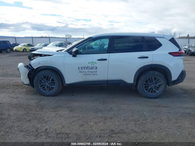5N1AT3AB5MC737823 Nissan Rogue S Intelligent Awd