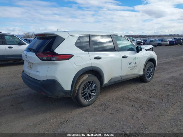 5N1AT3AB5MC737823 Nissan Rogue S Intelligent Awd