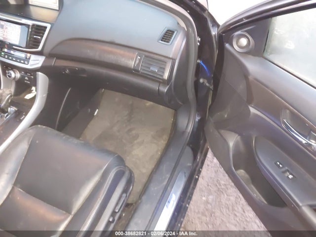 Honda Accord Touring 2015 1HGCR3F96FA004794 Image 5