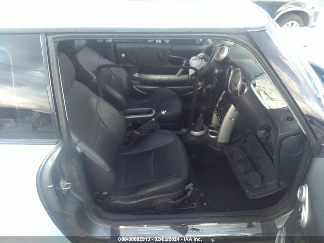 2005 MINI COOPER S WMWRE33475TD95793 Photo 4