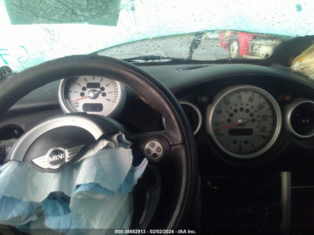 2005 MINI COOPER S WMWRE33475TD95793 Photo 6