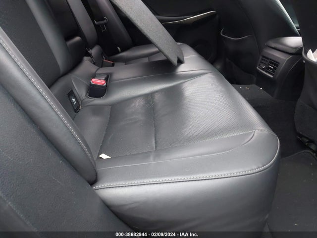 Lexus IS 200T 2016 JTHBA1D21G5010765 Image 8