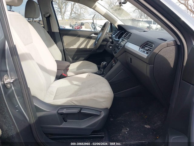 3VV0B7AX9JM099416 Volkswagen Tiguan 2.0t S