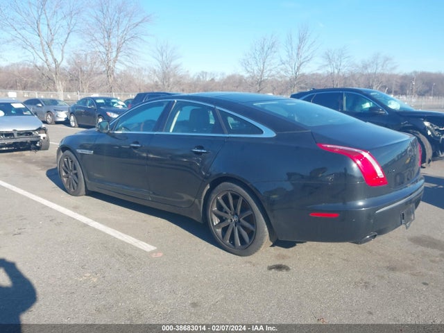2012 JAGUAR XJ SAJWA1CB4CLV30681 Photo 2