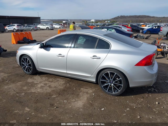 Volvo S60 T5 Drive-e Premier 2016 YV126MFK9G2414555 Image 14