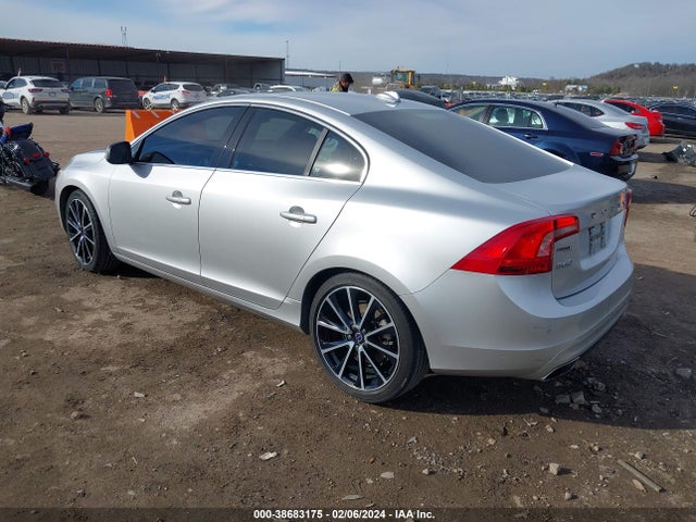 Volvo S60 T5 Drive-e Premier 2016 YV126MFK9G2414555 Image 3