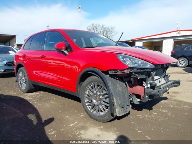 2018 PORSCHE CAYENNE WP1AA2A21JKA04625 Photo 0
