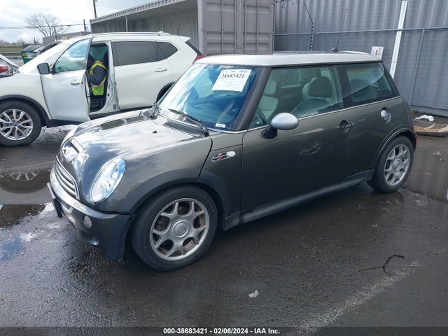 2006 MINI COOPER S WMWRE33566TJ37207 Photo 1