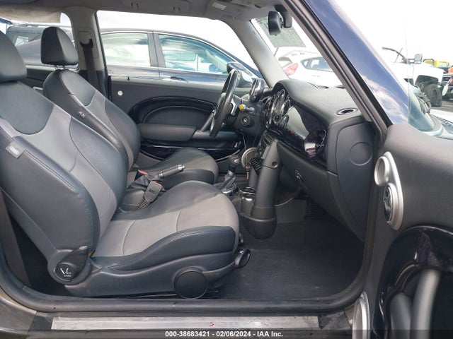 2006 MINI COOPER S WMWRE33566TJ37207 Photo 4