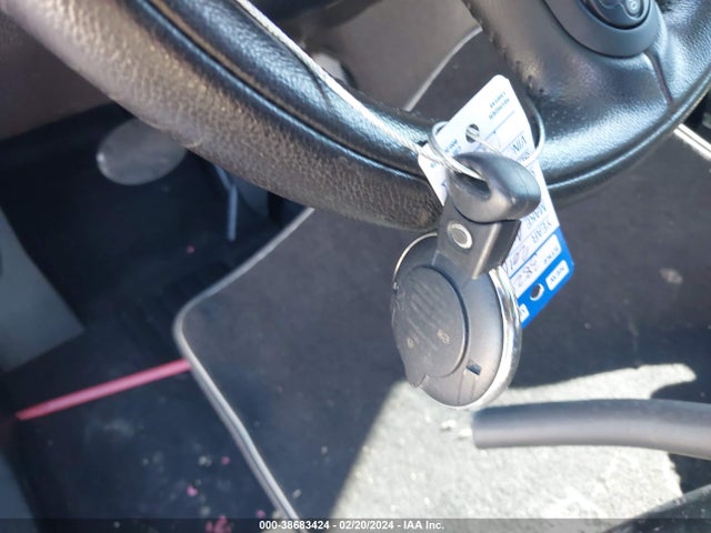 2011 MINI COOPER WMWSU3C59BT098952 Photo 10