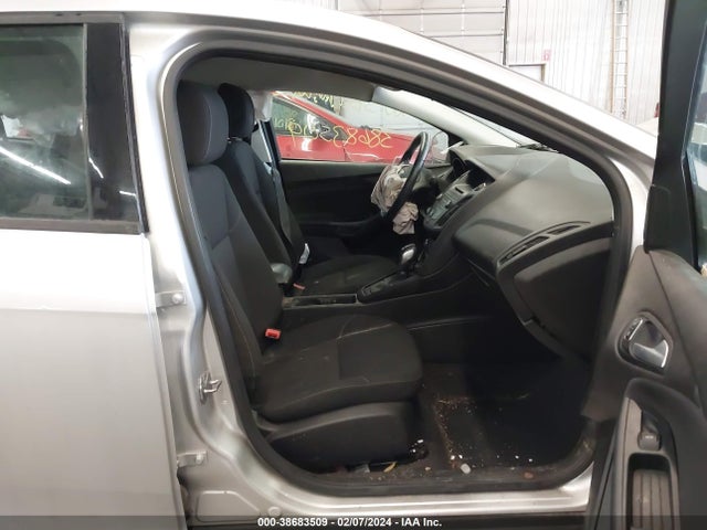 Ford FOCUS SE 2016 1FADP3F28GL230276 Image 5