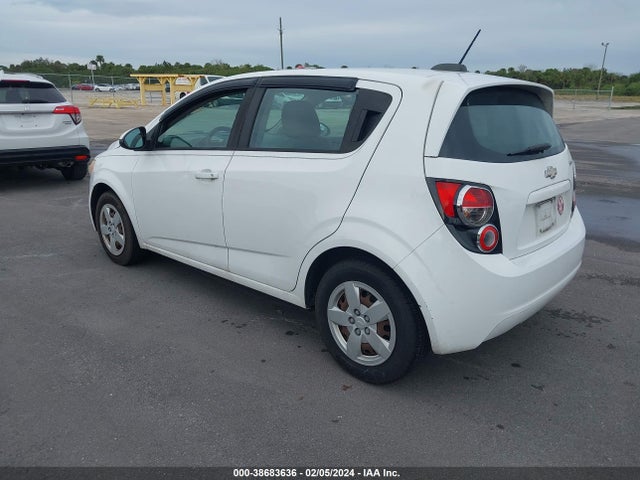 Chevrolet Sonic Ls Auto 2015 1G1JA6SHXF4174840 Image 3