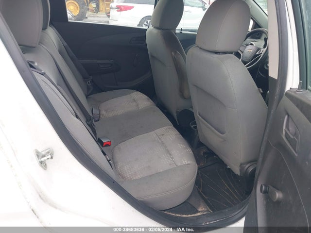 Chevrolet Sonic Ls Auto 2015 1G1JA6SHXF4174840 Image 8