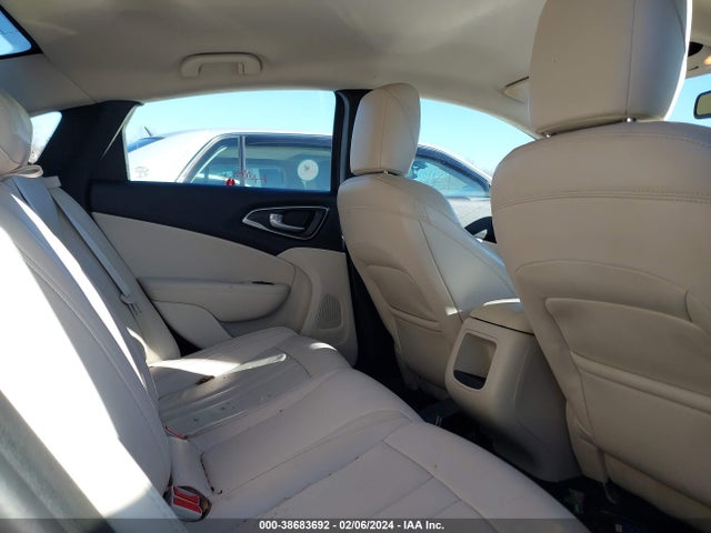 Chrysler 200 Limited Platinum 2016 1C3CCCAB6GN191057 Image 8