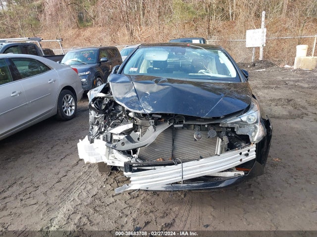 Toyota Prius Three 2018 JTDKARFU5J3061199 Image 12