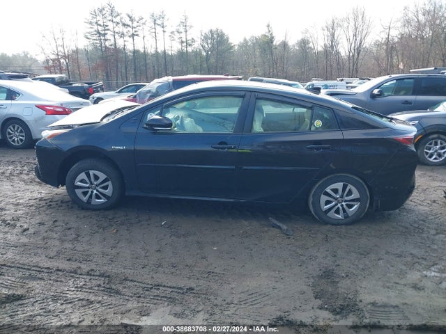 Toyota Prius Three 2018 JTDKARFU5J3061199 Image 14