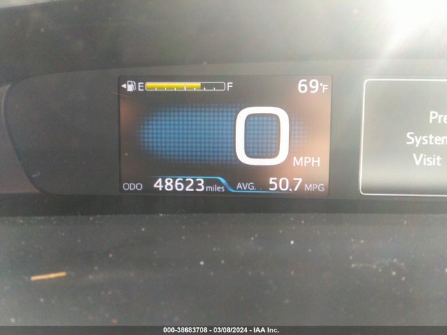 Toyota Prius Three 2018 JTDKARFU5J3061199 Image 15