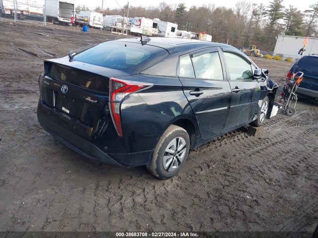 Toyota Prius Three 2018 JTDKARFU5J3061199 Image 4