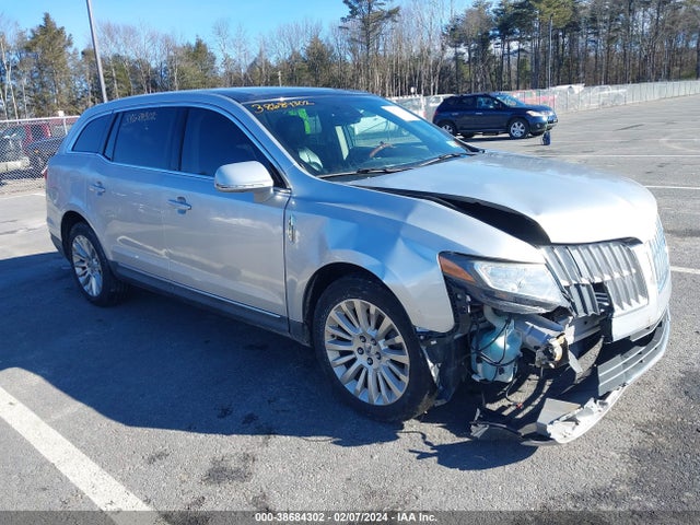 2010 LINCOLN MKT VIN: 2LMHJ5AR8ABJ50237