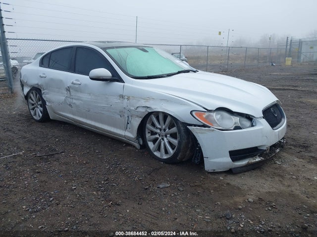 2011 JAGUAR XF SAJWA0GB4BLS19142 Photo 0