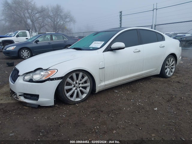 2011 JAGUAR XF SAJWA0GB4BLS19142 Photo 1