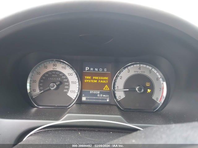 2011 JAGUAR XF SAJWA0GB4BLS19142 Photo 6