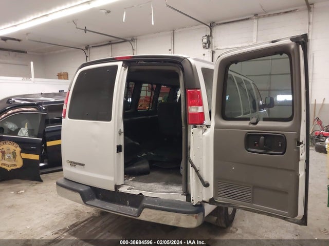 1GAWGFFG0J1273490 Chevrolet Express 2500 Lt