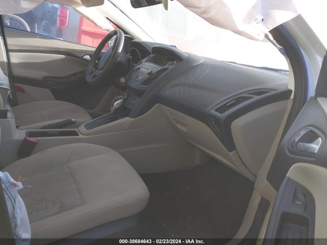 Ford FOCUS SE 2018 1FADP3K21JL302853 Image 5