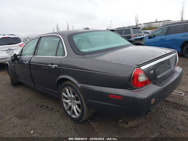 2008 JAGUAR XJ SAJWA79B68SH22579 Photo 2