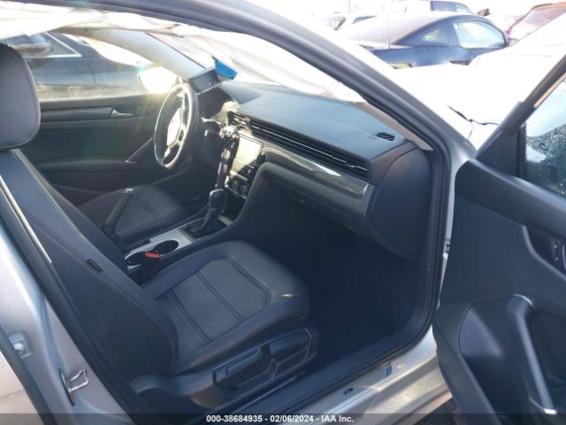 1VWMA7A33LC027239 Volkswagen Passat 2.0t R-line